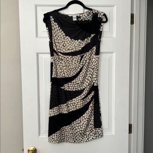 Diane Von Furstenberg Silk Blend Black/Brown Sleeveless Shift Dress, Size 4